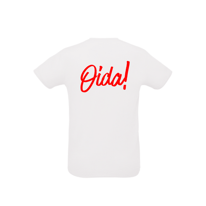 weißes Sportleiberl kurzärmelig mit roter Schreibschrift "Oida!" am Rücken