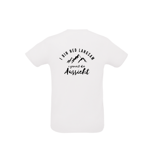 weißes Sportleiberl kurzärmelig mit Bergen und Schrift "I bin ned langsam, i genieß die Aussicht" am Rücken